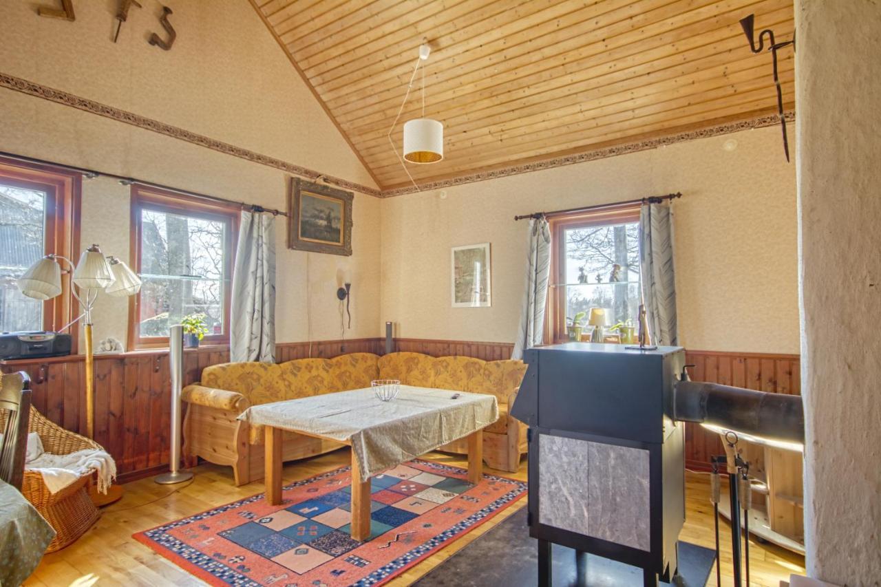 Gaeststugan Skara Extérieur photo